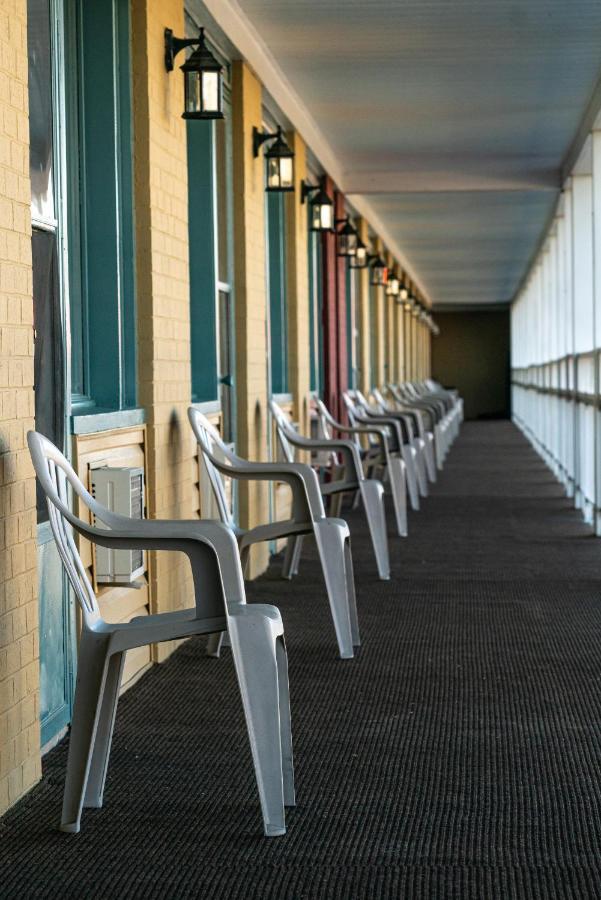 Econo Lodge Miramichi Exterior foto